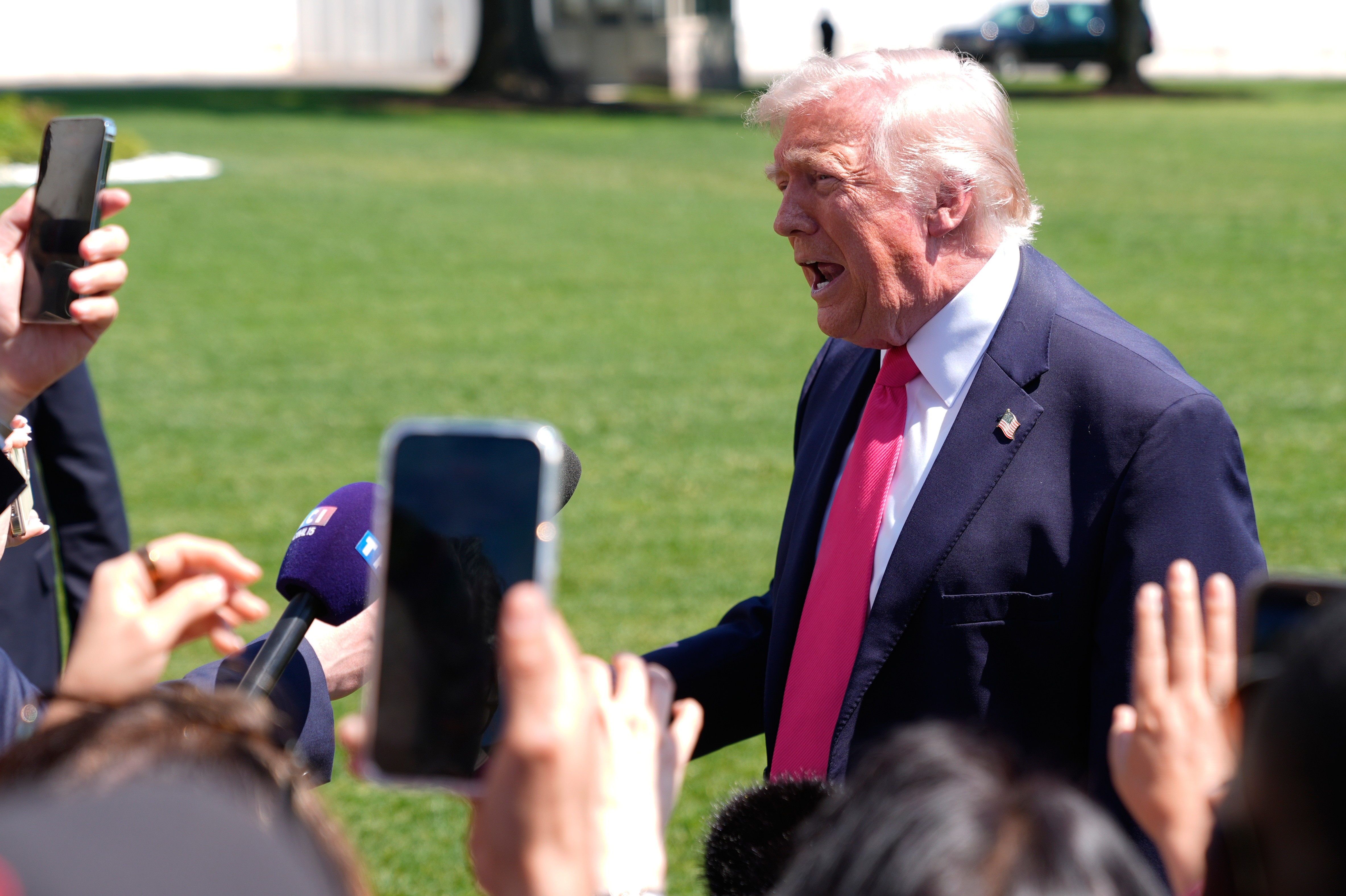 EUA seguirão com bloqueio naval após Irã reabrir Estreito de Ormuz, diz Trump