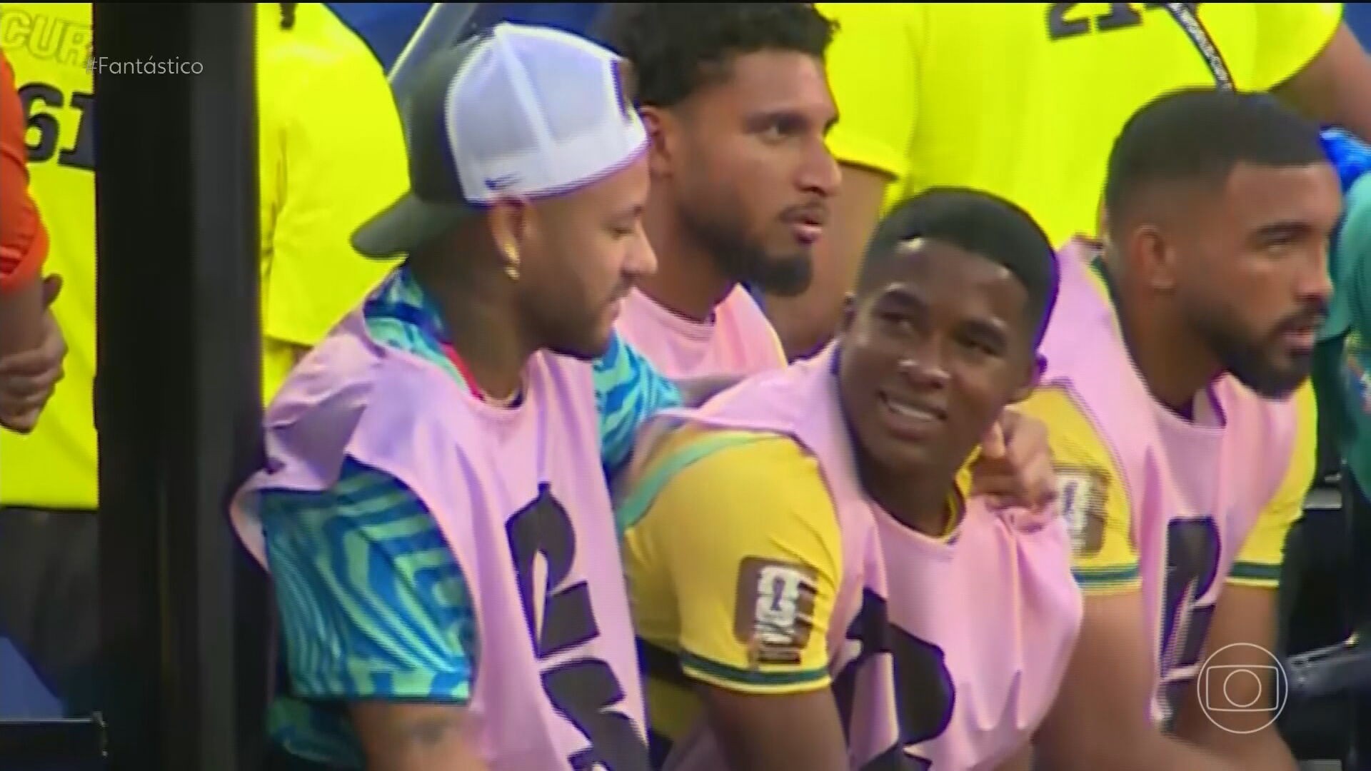 Na estreia do Brasil na Copa, Endrick desabafa com Neymar: 'Se eu pudesse, eu entrava', indica leitura labial