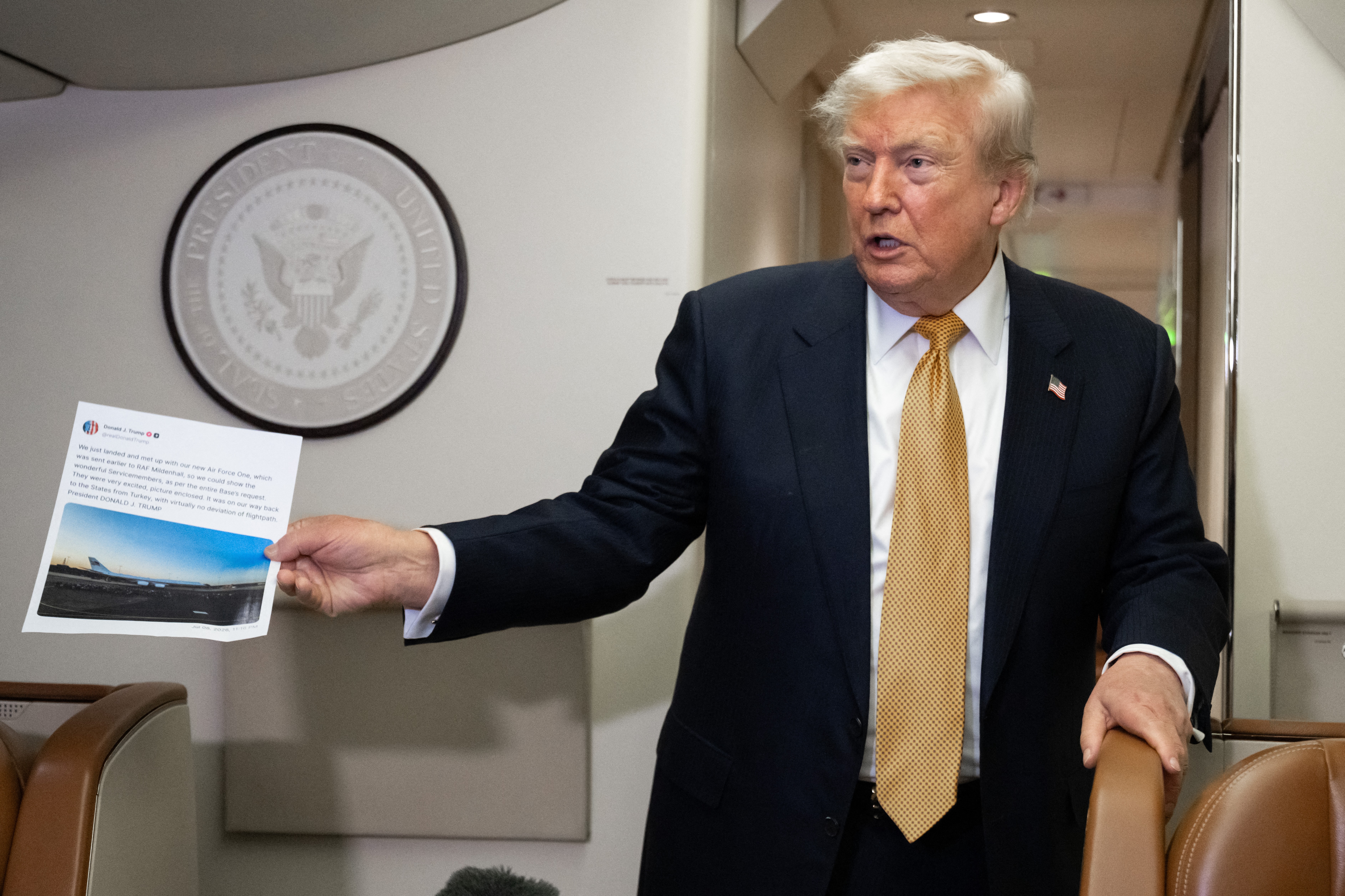 Democratas pedem investigação sobre plano da Trump Media de vender acesso antecipado a posts de Trump